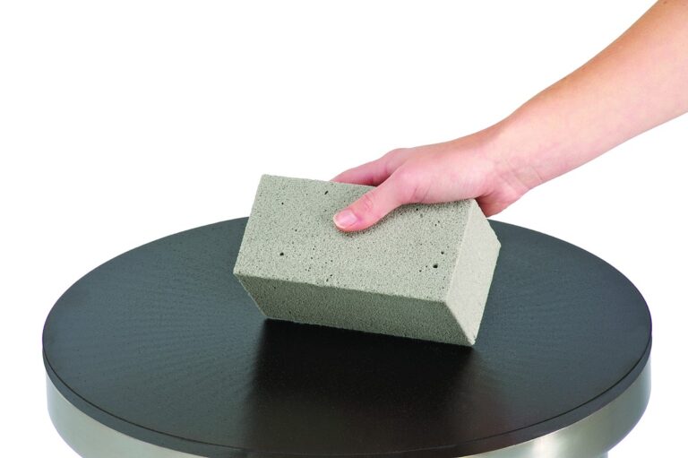 Pierre abrasive pour crêpière