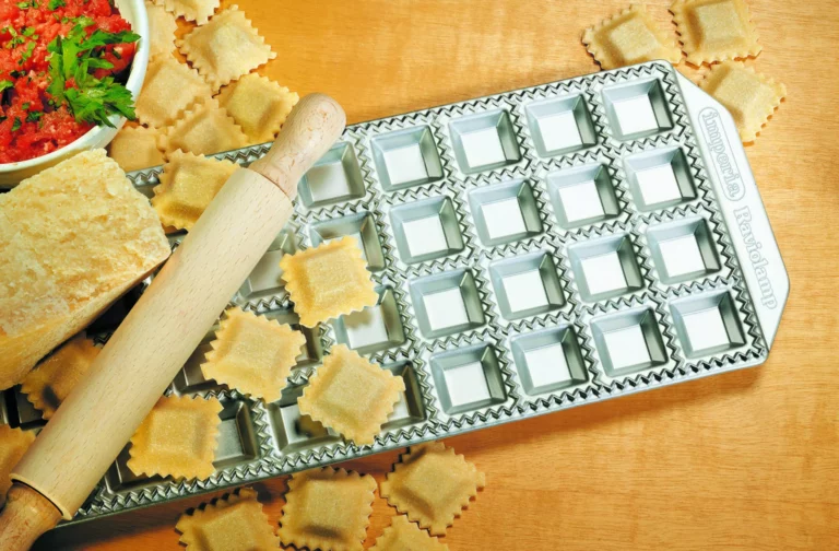 Moule 36 raviolis carrés 3,5 x3,5 cm