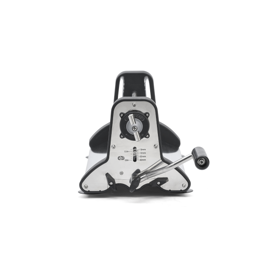 Réglage de l’épaisseur sur laminoir manuel à pâte De Buyer Tille